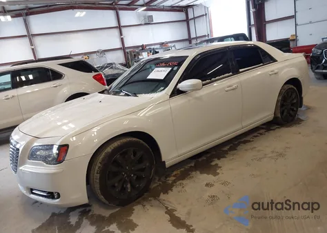 2014 Chrysler 300 300S z USA, uszkodzony, nr VIN 2C3CCAGG0EH297744